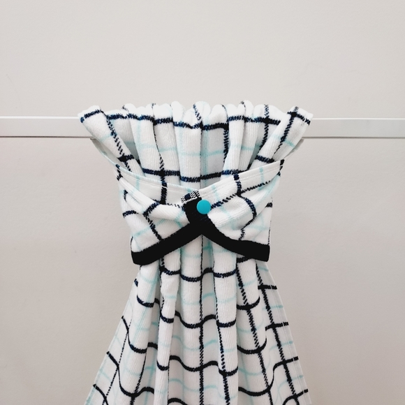 #9097-B ●✅️LAST 1✅️NEW! Black/White/Teal checked Hand Towel w/TEAL PLASTIC SNAP - Picture 4 of 9